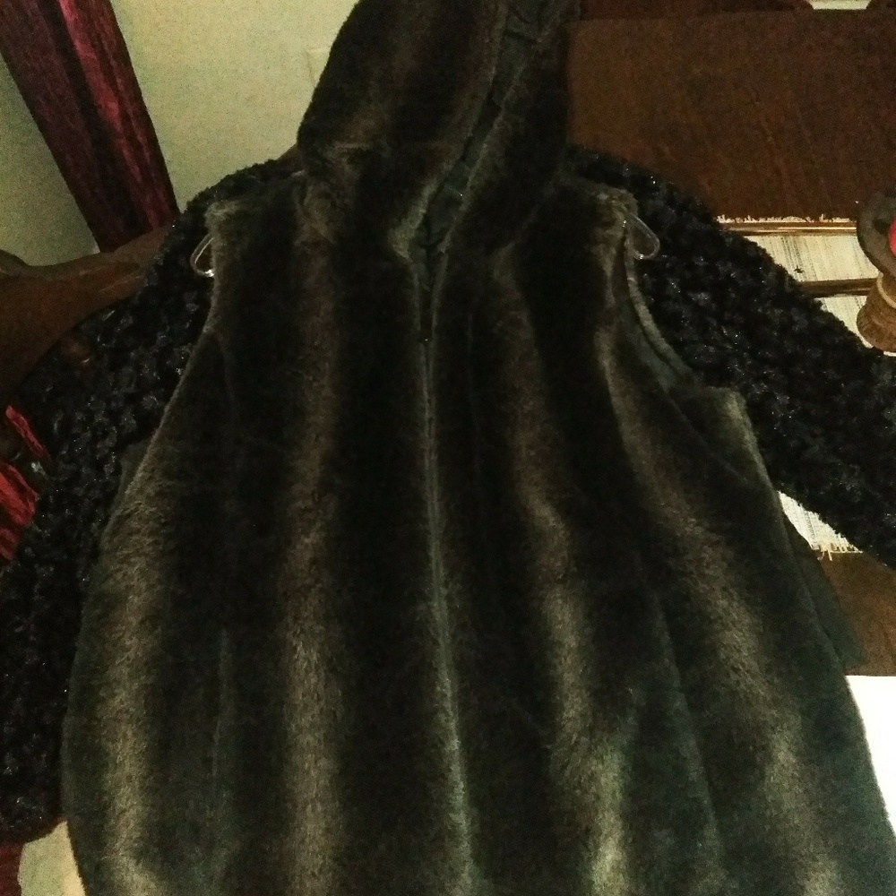 Kristen Blake fur vest